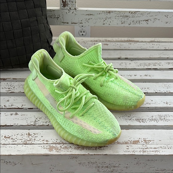 Yeezy Adidas Boost 350 V2 GID Glow In The Dark Neon Green - Picture 1 of 8